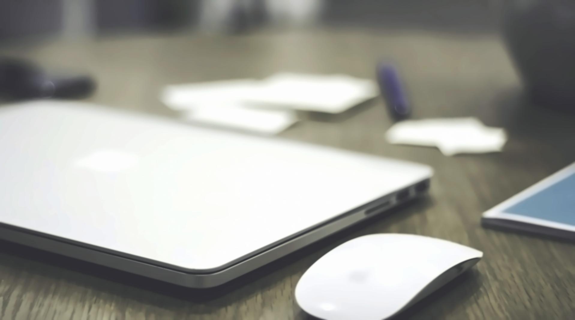 Esempio di struttura layout web con griglia e sezioni organizzate